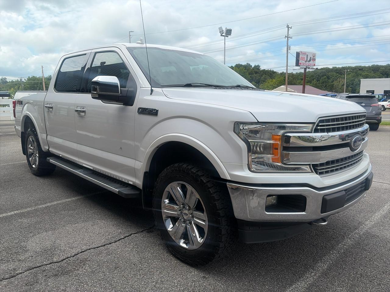 Ford F-150 4WD SuperCrew 139" Lariat 2018