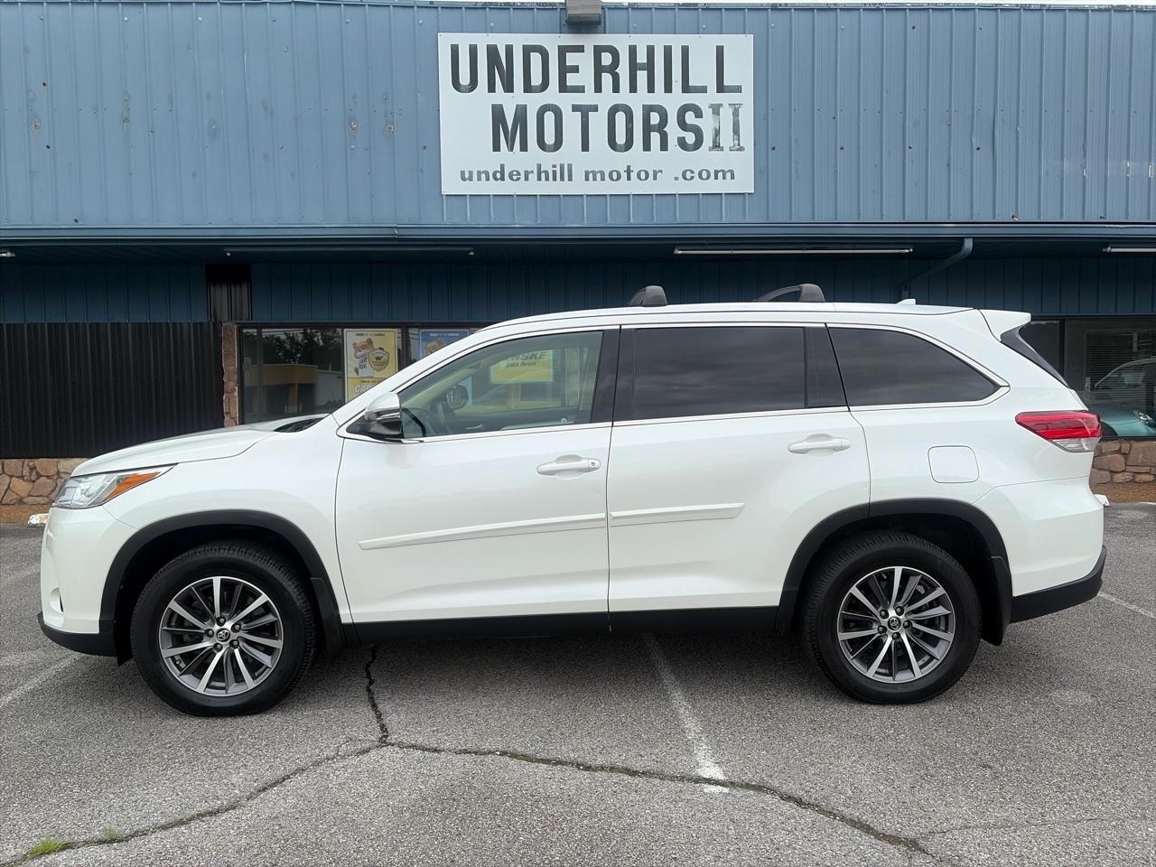 Toyota Highlander SE FWD V6 2019