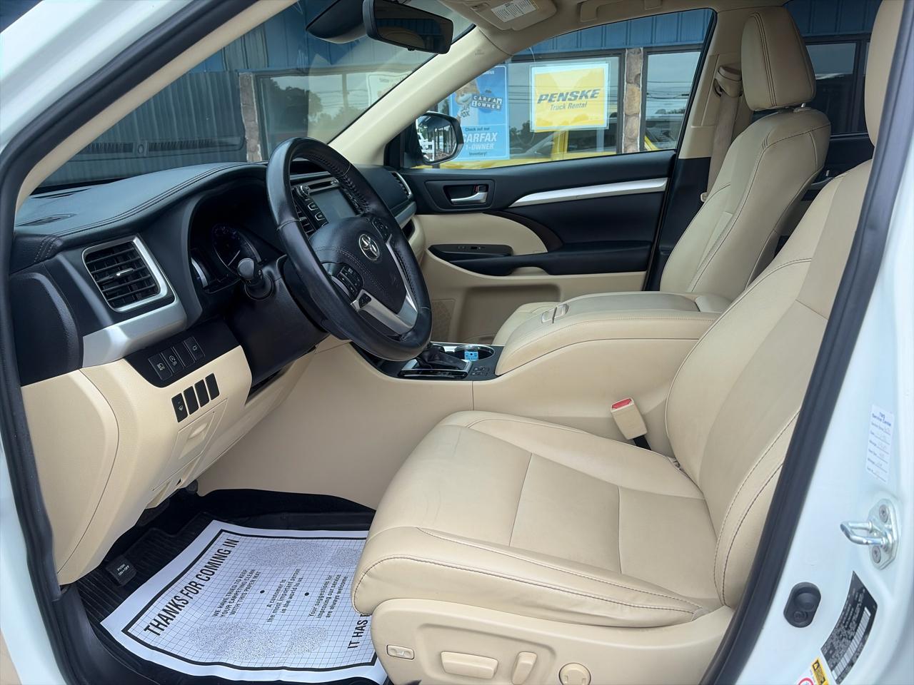 Toyota Highlander SE FWD V6 2019