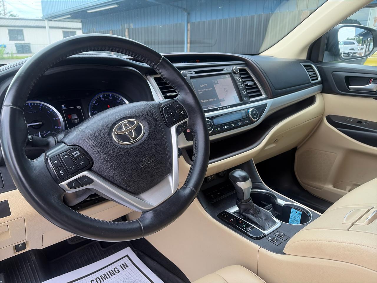 Toyota Highlander SE FWD V6 2019