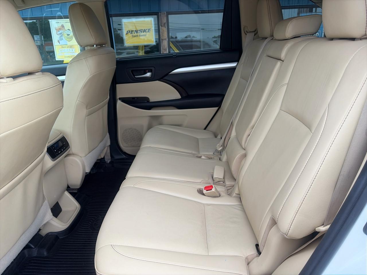 Toyota Highlander SE FWD V6 2019