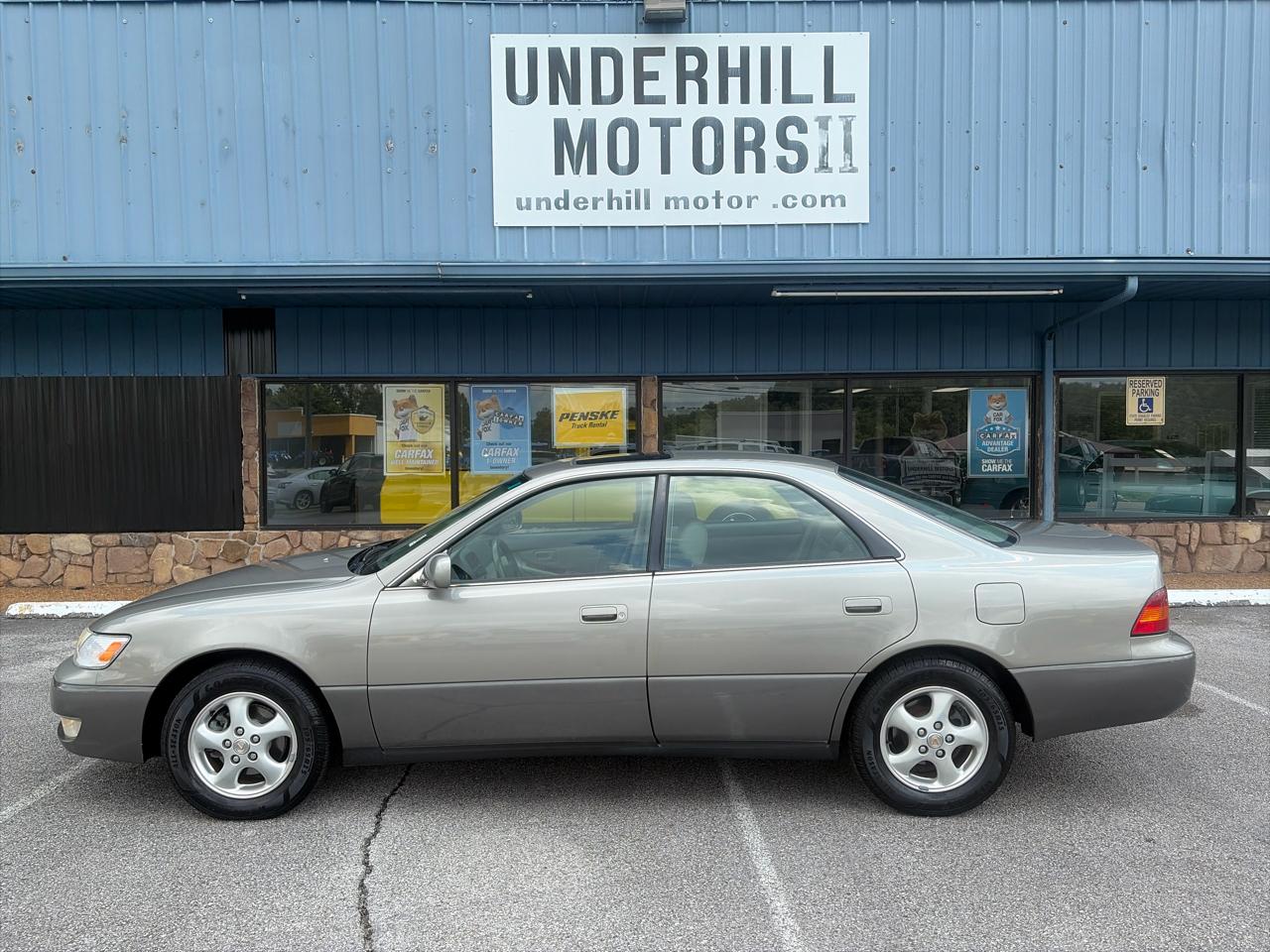 Lexus ES 300 Base 1997