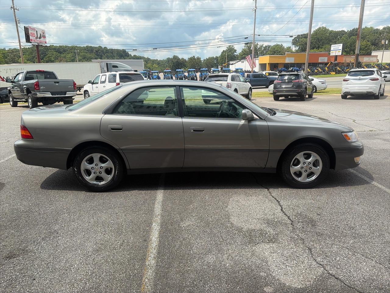 Lexus ES 300 Base 1997
