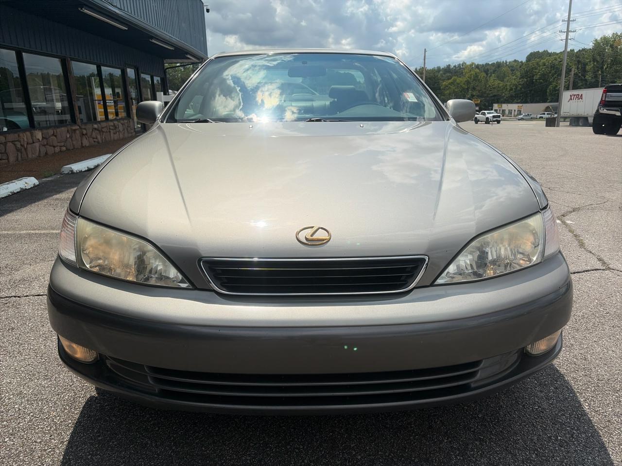 Lexus ES 300 Base 1997