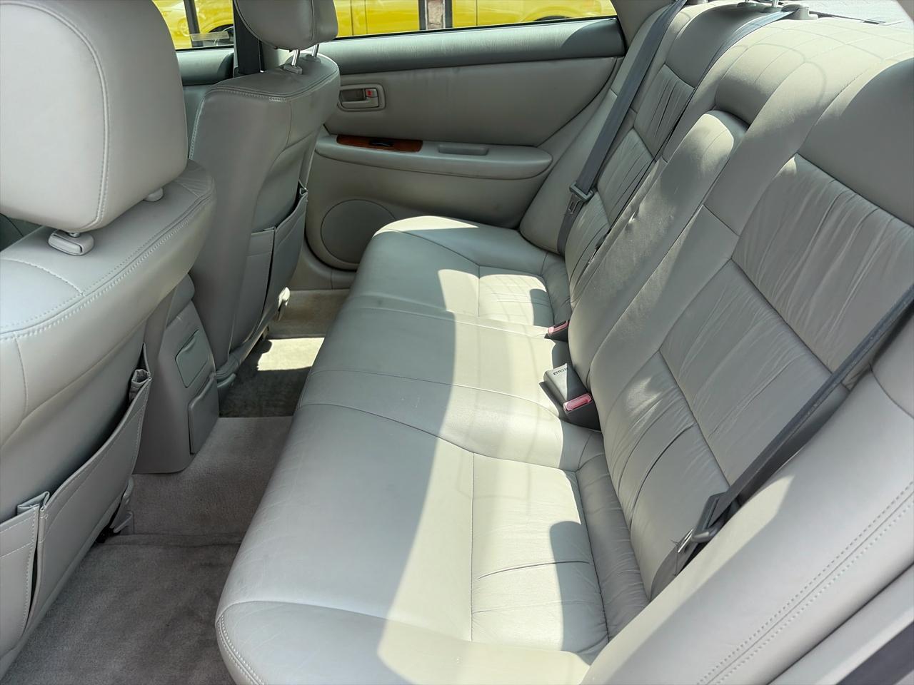 Lexus ES 300 Base 1997