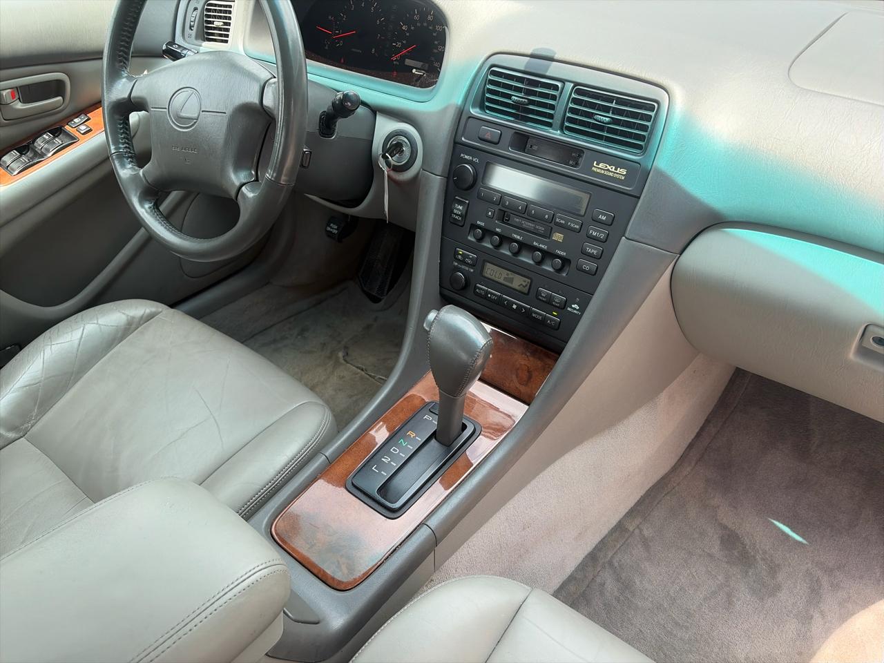 Lexus ES 300 Base 1997