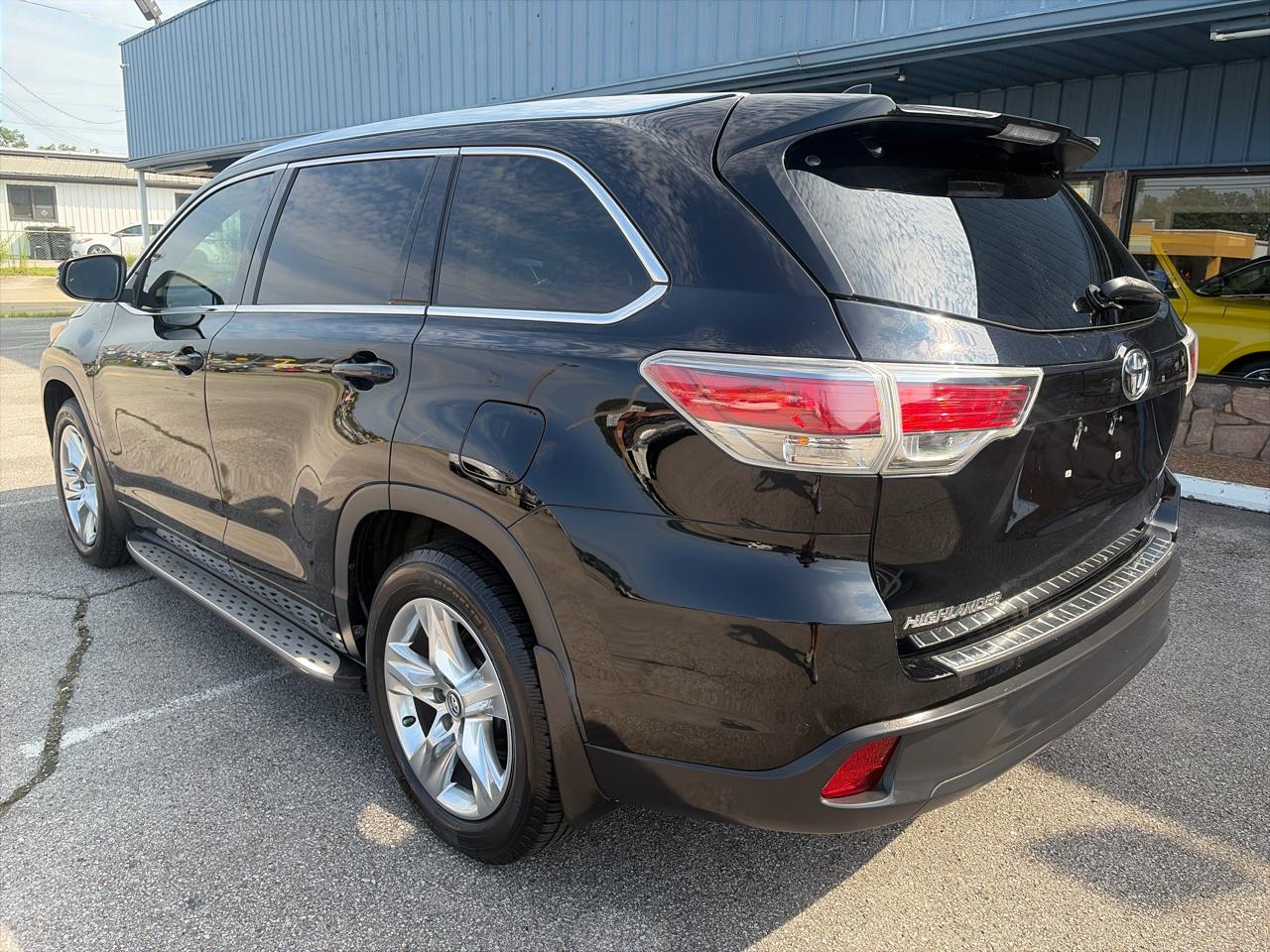 Toyota Highlander Limited FWD V6 2016
