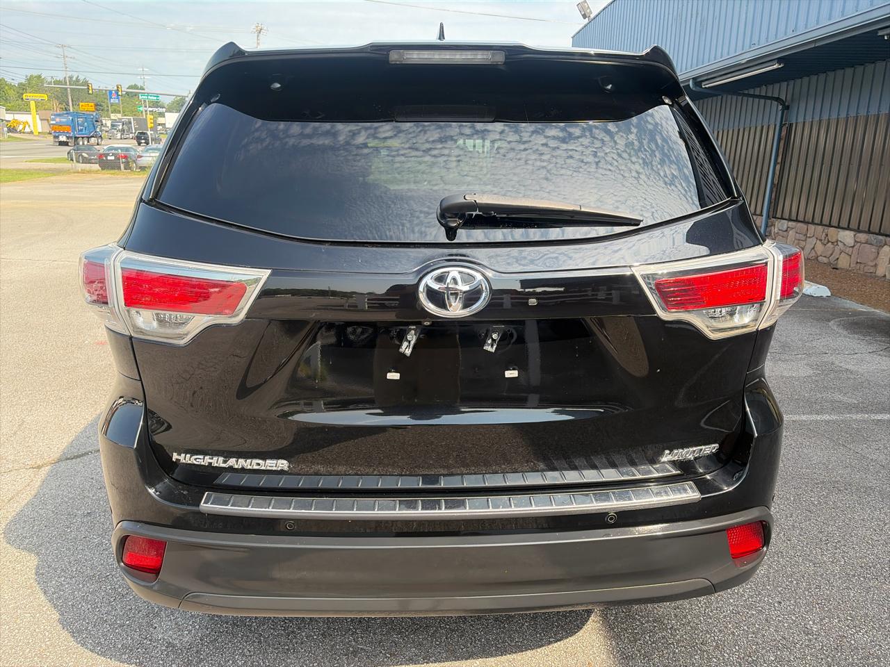Toyota Highlander Limited FWD V6 2016