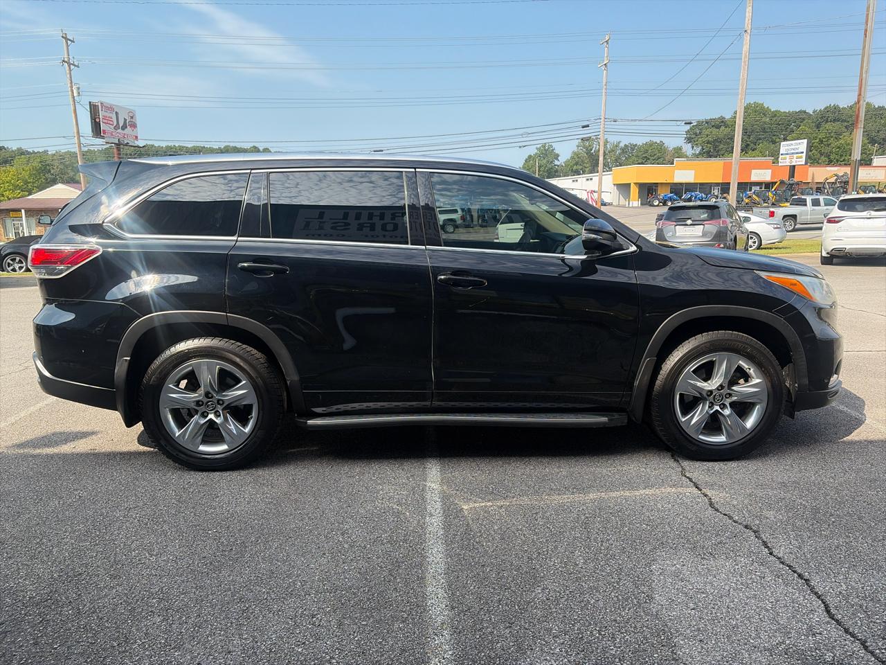 Toyota Highlander Limited FWD V6 2016