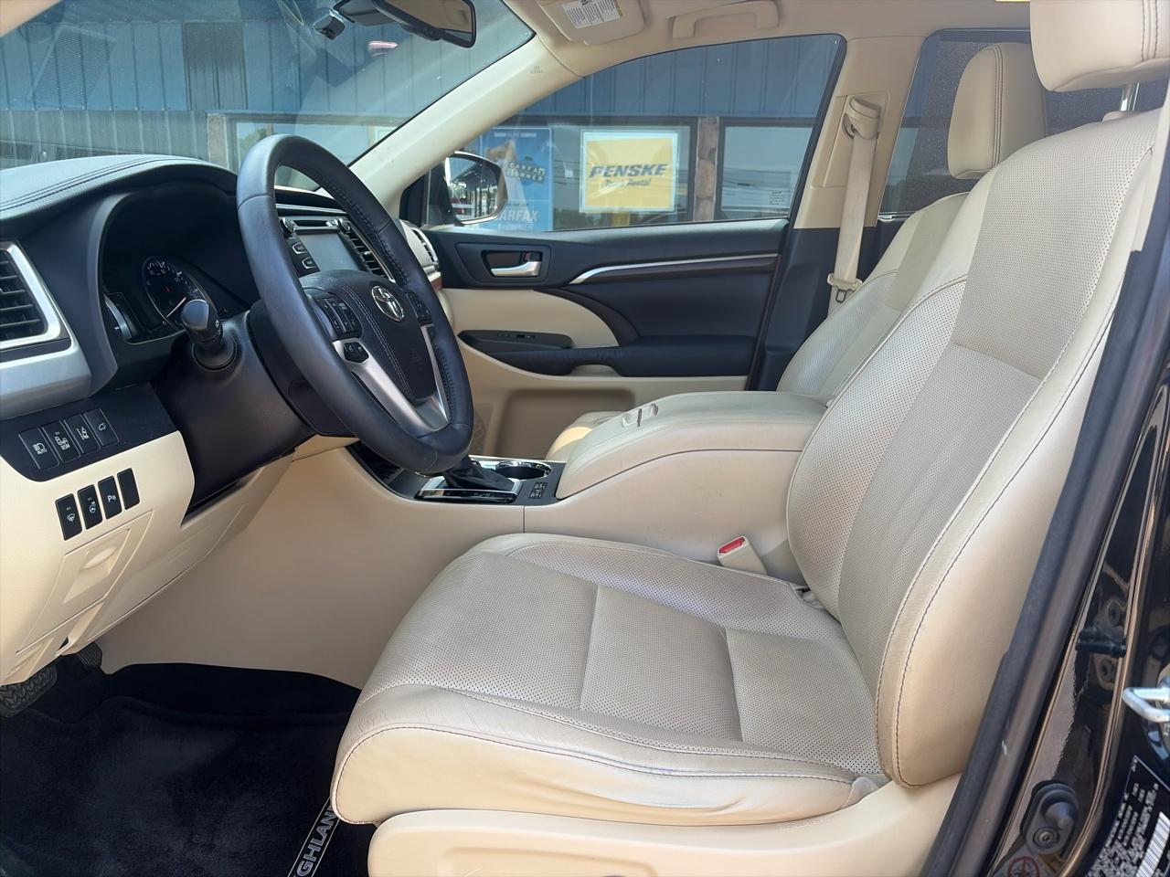 Toyota Highlander Limited FWD V6 2016
