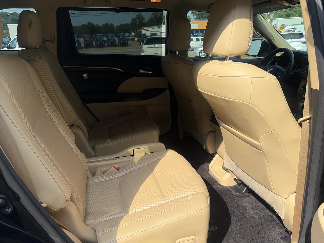 Toyota Highlander Limited FWD V6 2016
