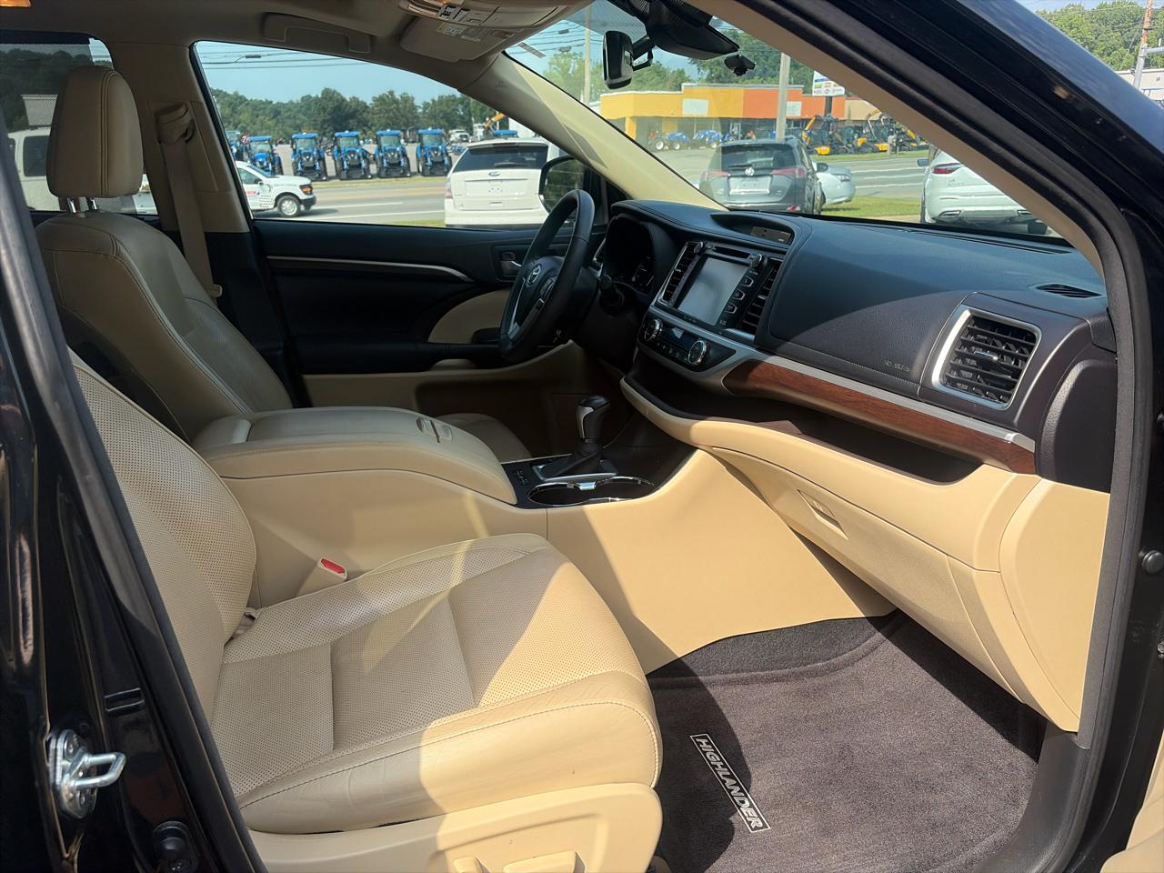 Toyota Highlander Limited FWD V6 2016