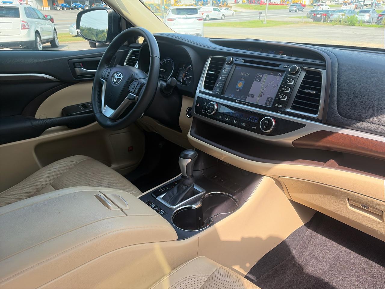 Toyota Highlander Limited FWD V6 2016
