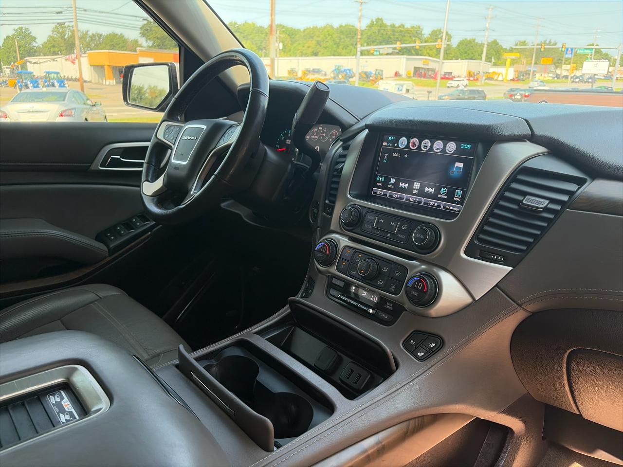 GMC Yukon Denali 4WD 2018