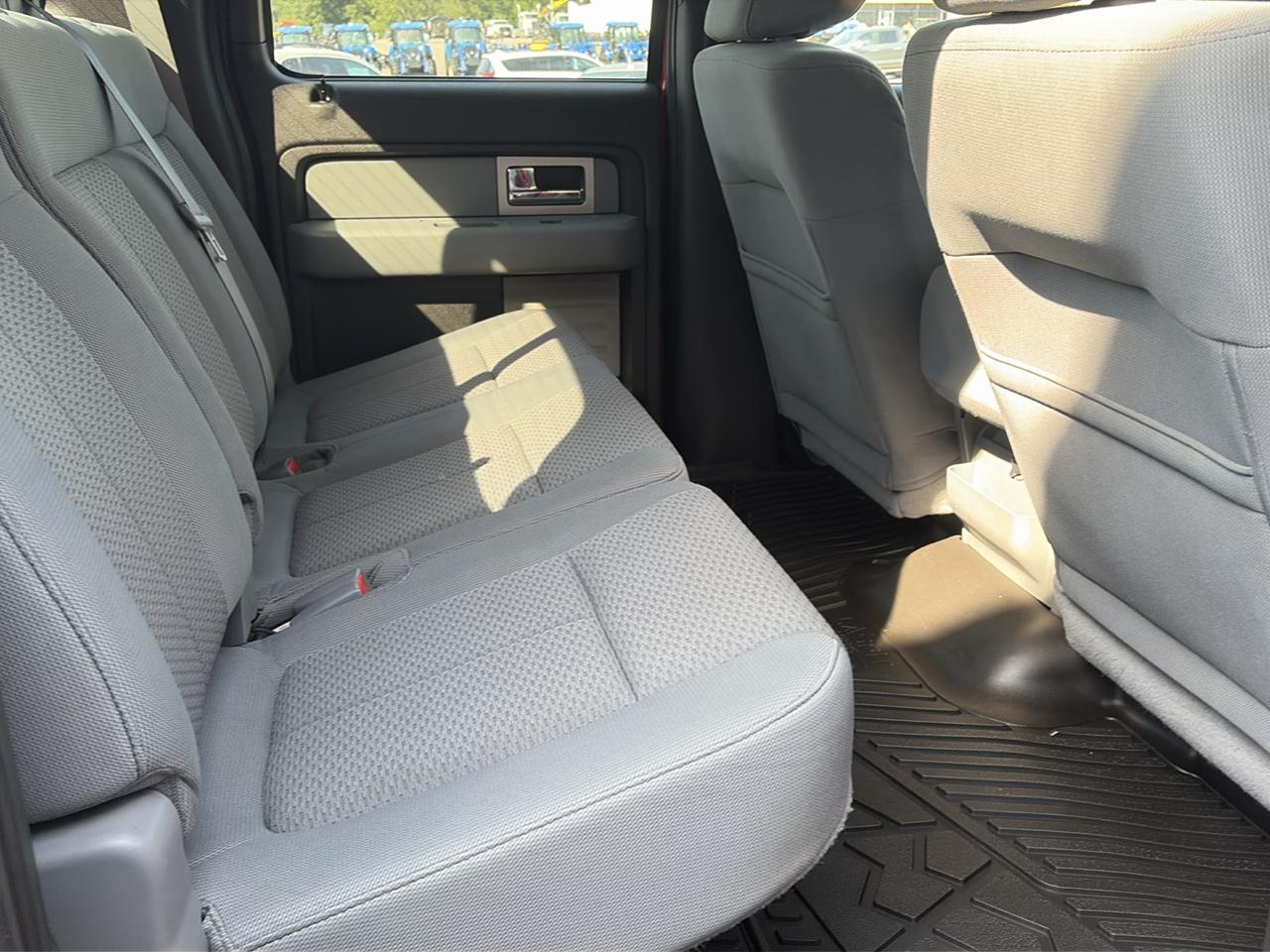 Ford F-150 XLT SuperCrew Short Bed 4WD 2011