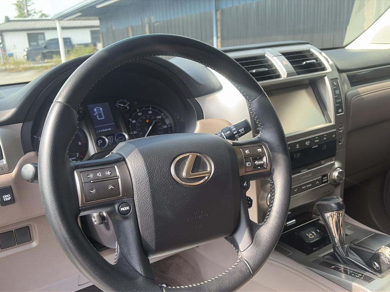 Lexus GX 460 Luxury 4D SUV 4WD 2016
