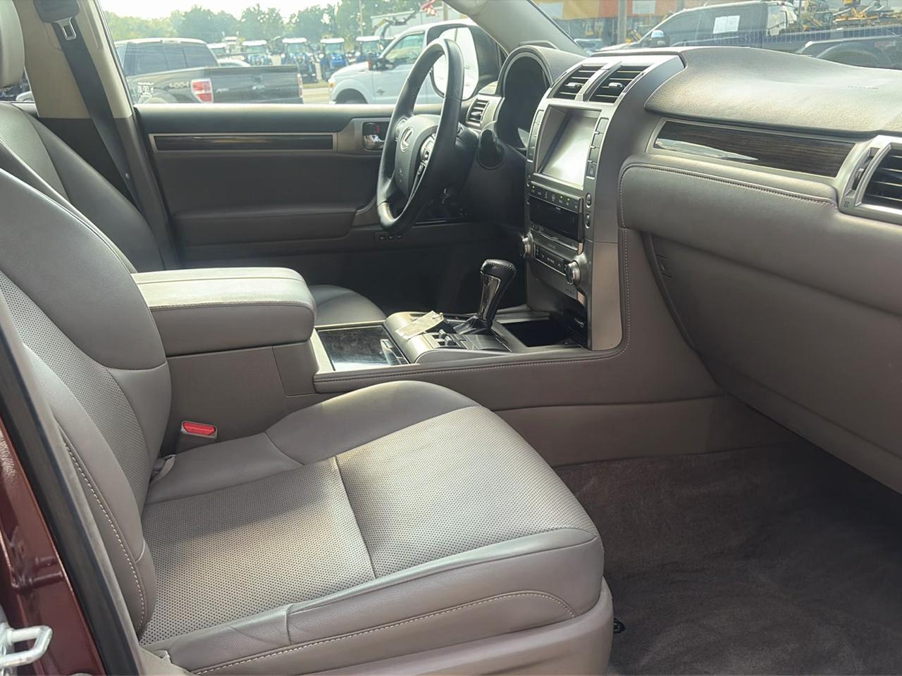 Lexus GX 460 Luxury 4D SUV 4WD 2016