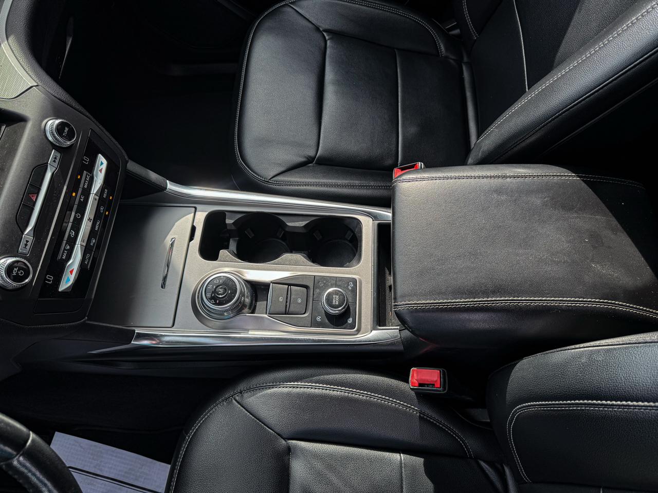 Ford Explorer XLT AWD 2020
