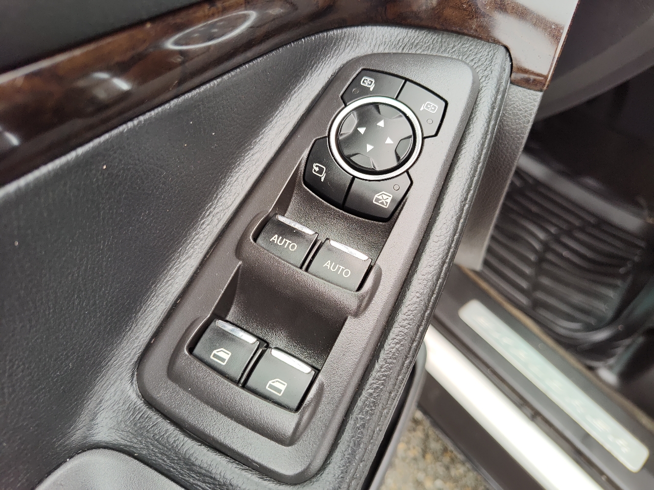 Ford Explorer Limited FWD 2014