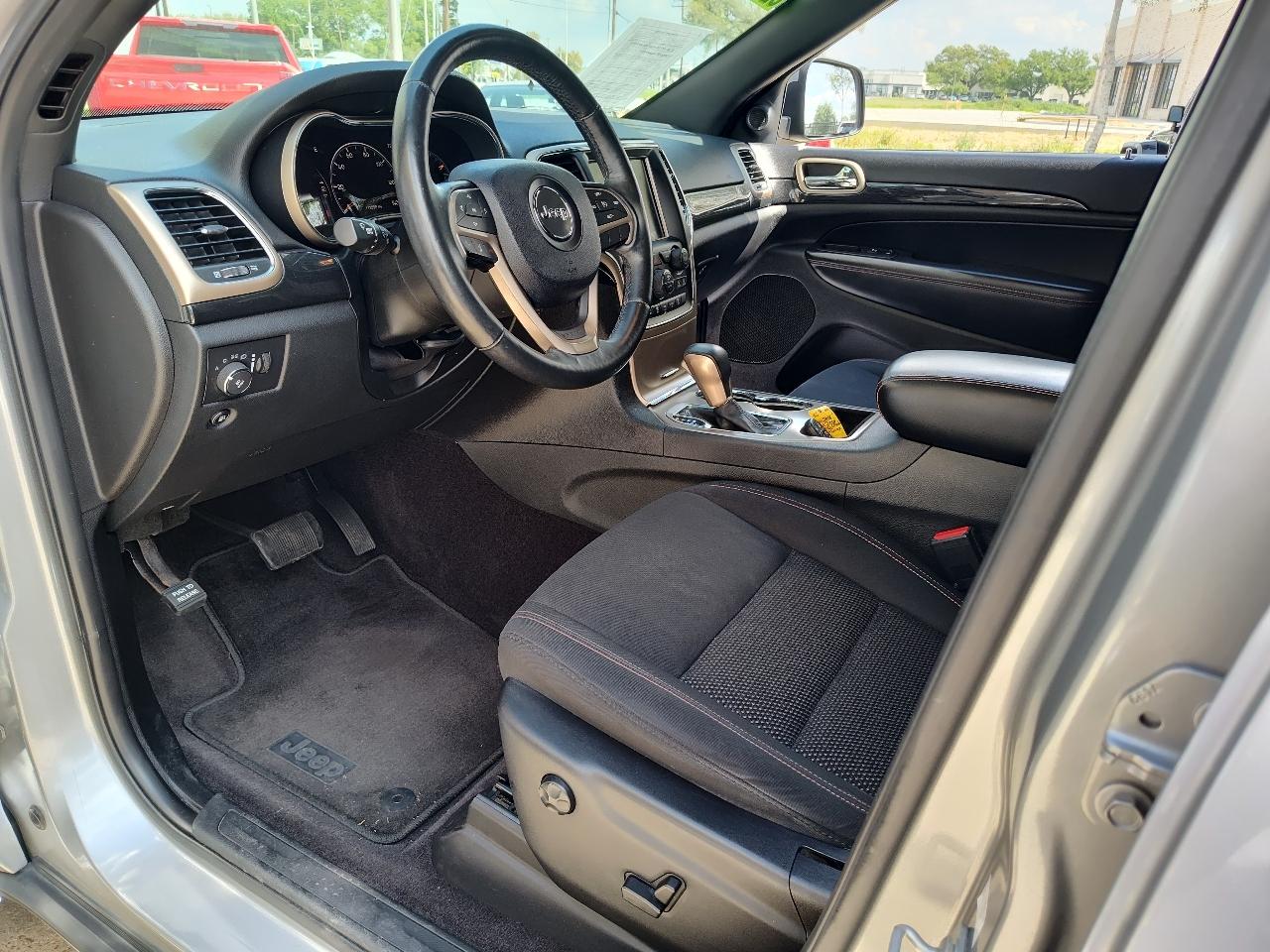 Jeep Grand Cherokee Laredo 2WD 2016