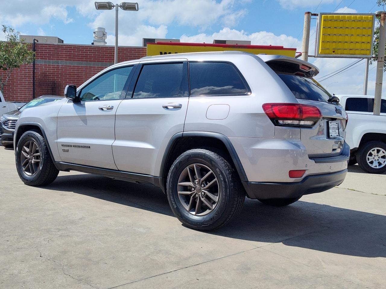 Jeep Grand Cherokee Laredo 2WD 2016