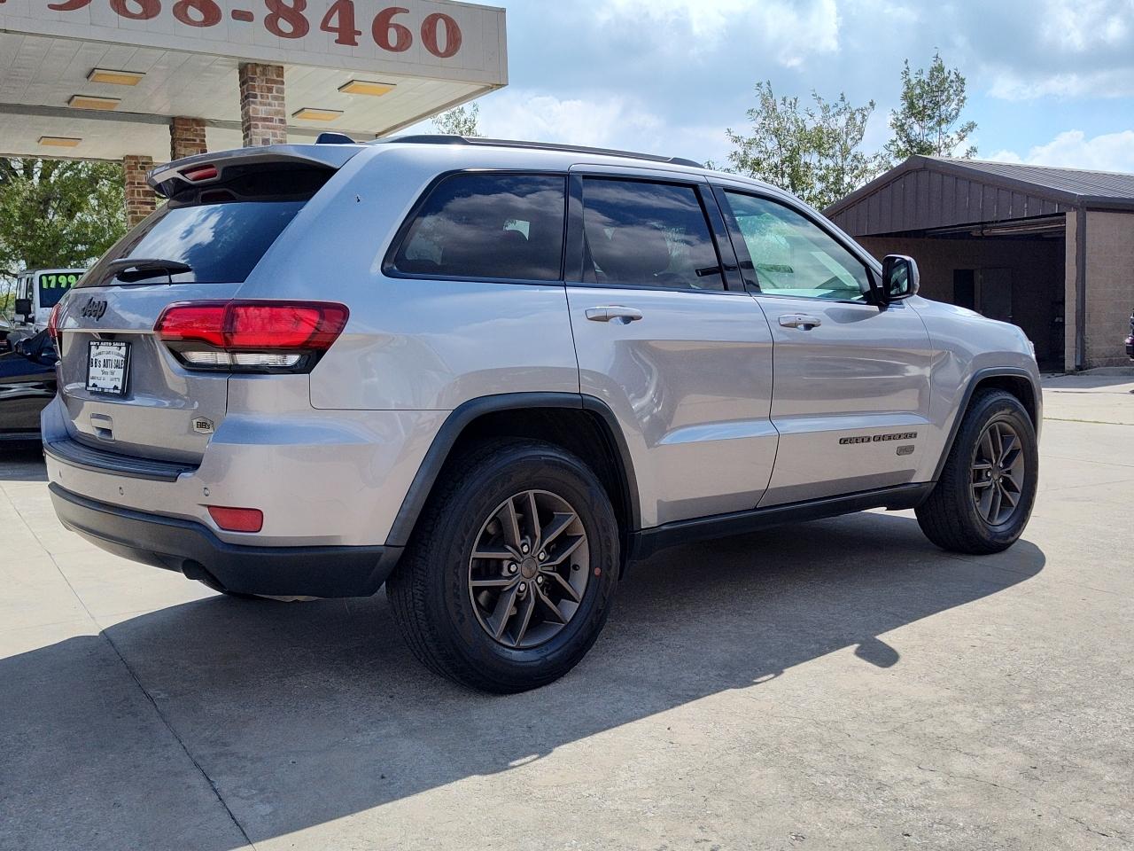Jeep Grand Cherokee Laredo 2WD 2016