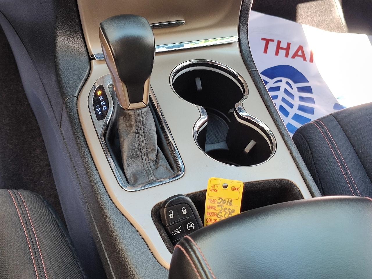 Jeep Grand Cherokee Laredo 2WD 2016