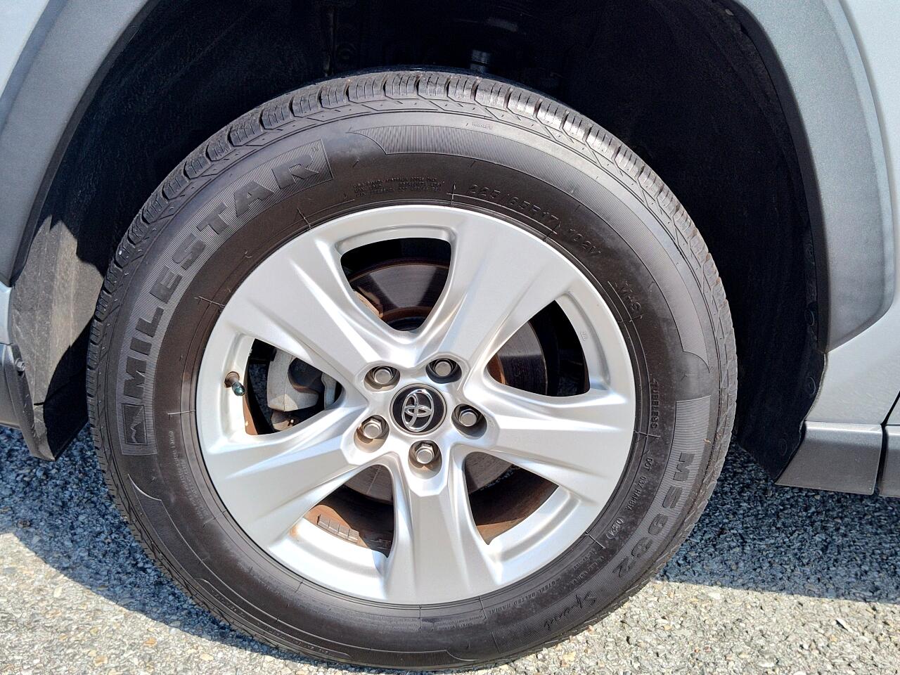 Toyota RAV4 XLE 2020 Toyota RAV4 XLE 2020