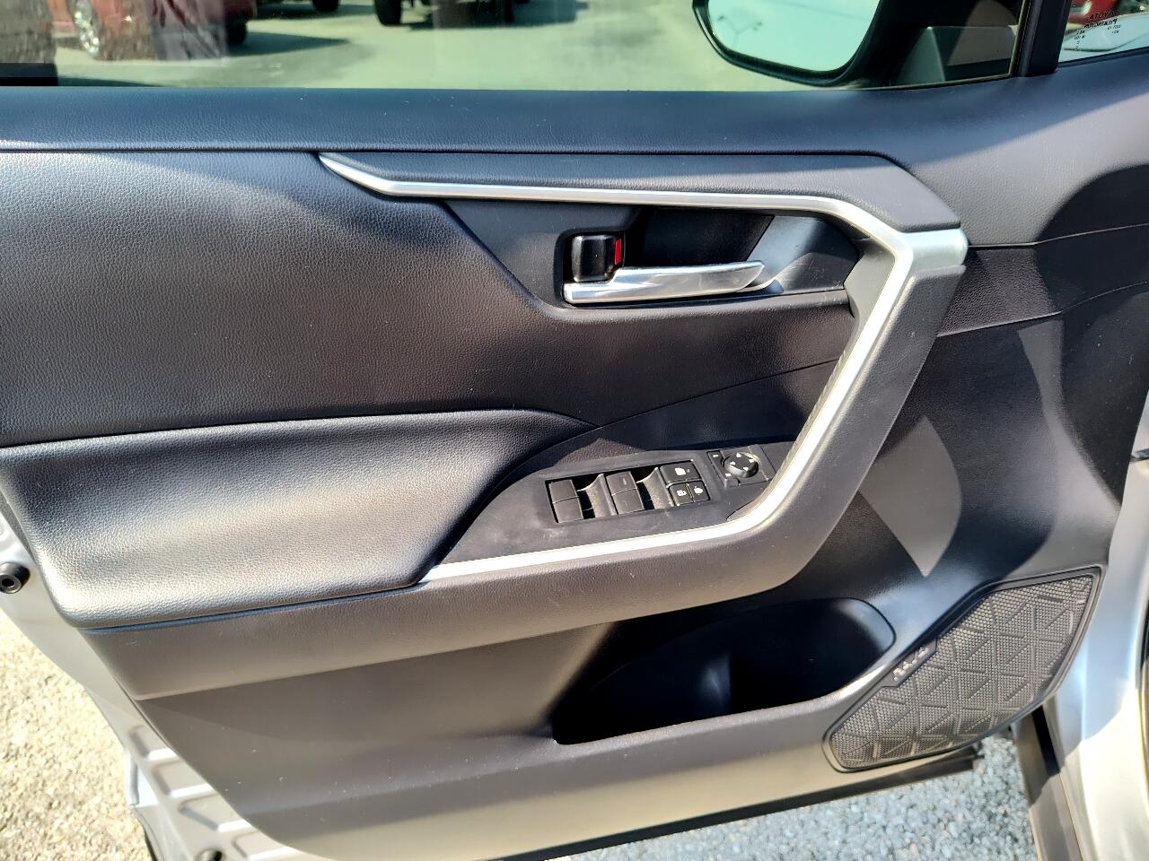 Toyota RAV4 XLE 2020 Toyota RAV4 XLE 2020