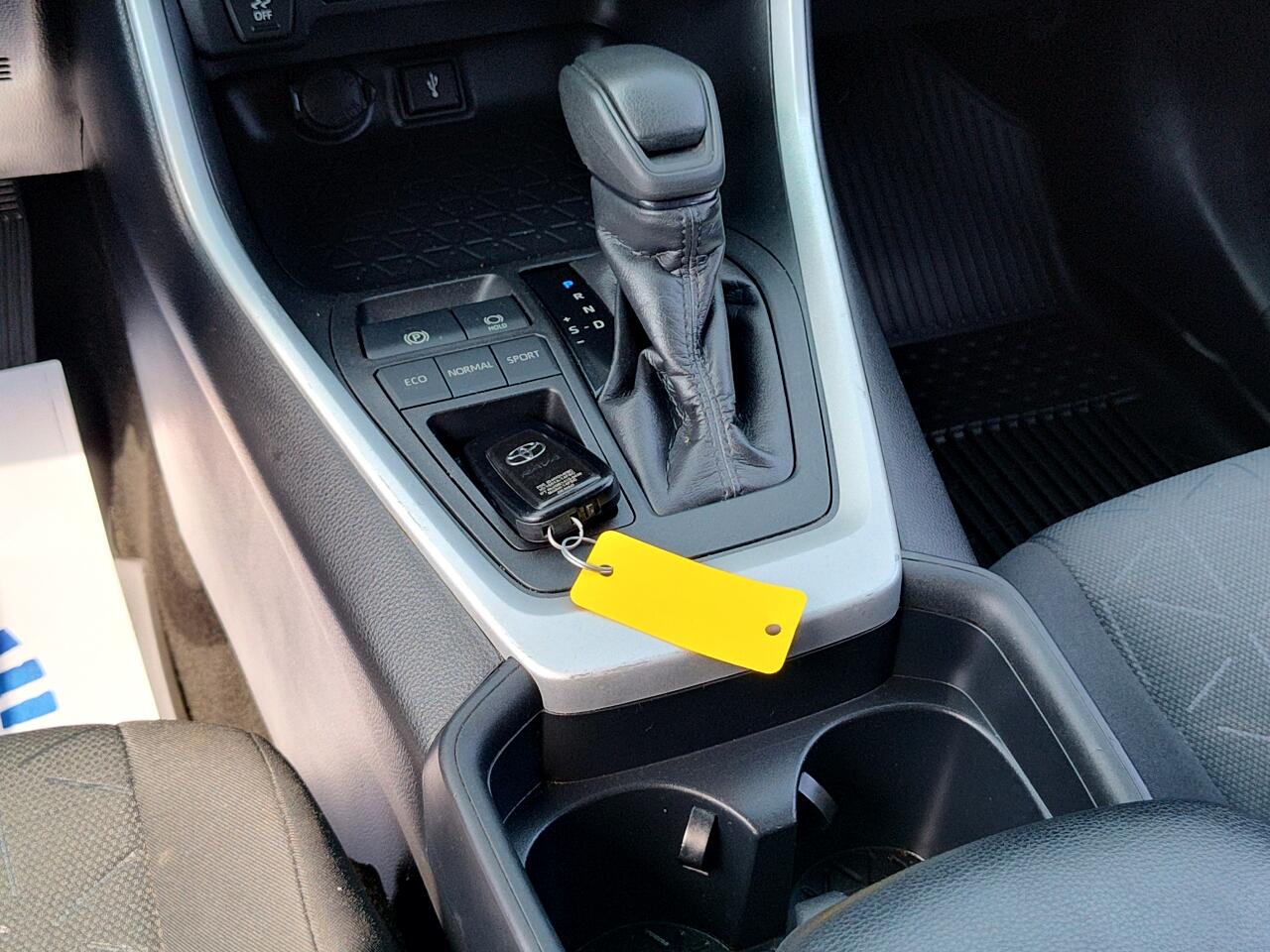 Toyota RAV4 XLE 2020 Toyota RAV4 XLE 2020