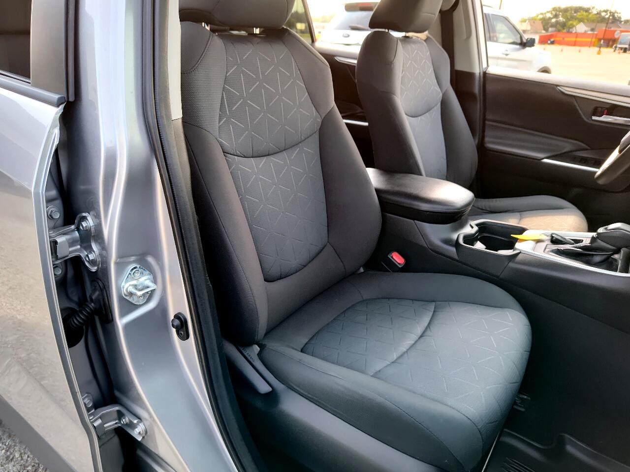 Toyota RAV4 XLE 2020 Toyota RAV4 XLE 2020