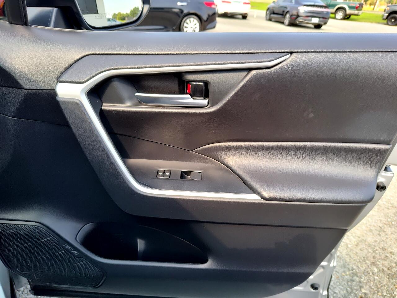 Toyota RAV4 XLE 2020 Toyota RAV4 XLE 2020