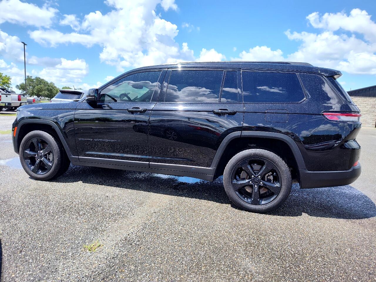 2021 Jeep Grand Cherokee Laredo photo 3