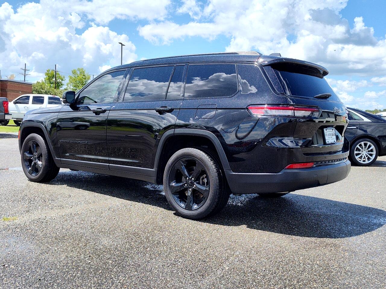 2021 Jeep Grand Cherokee Laredo photo 4