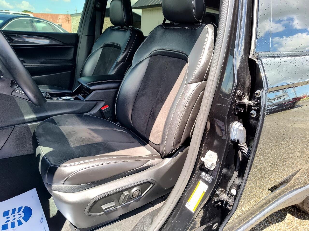 2021 Jeep Grand Cherokee Laredo photo 15