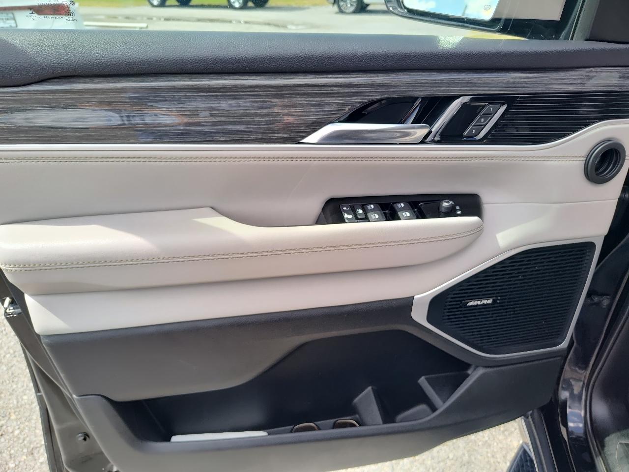 Jeep Wagoneer Series III 2022