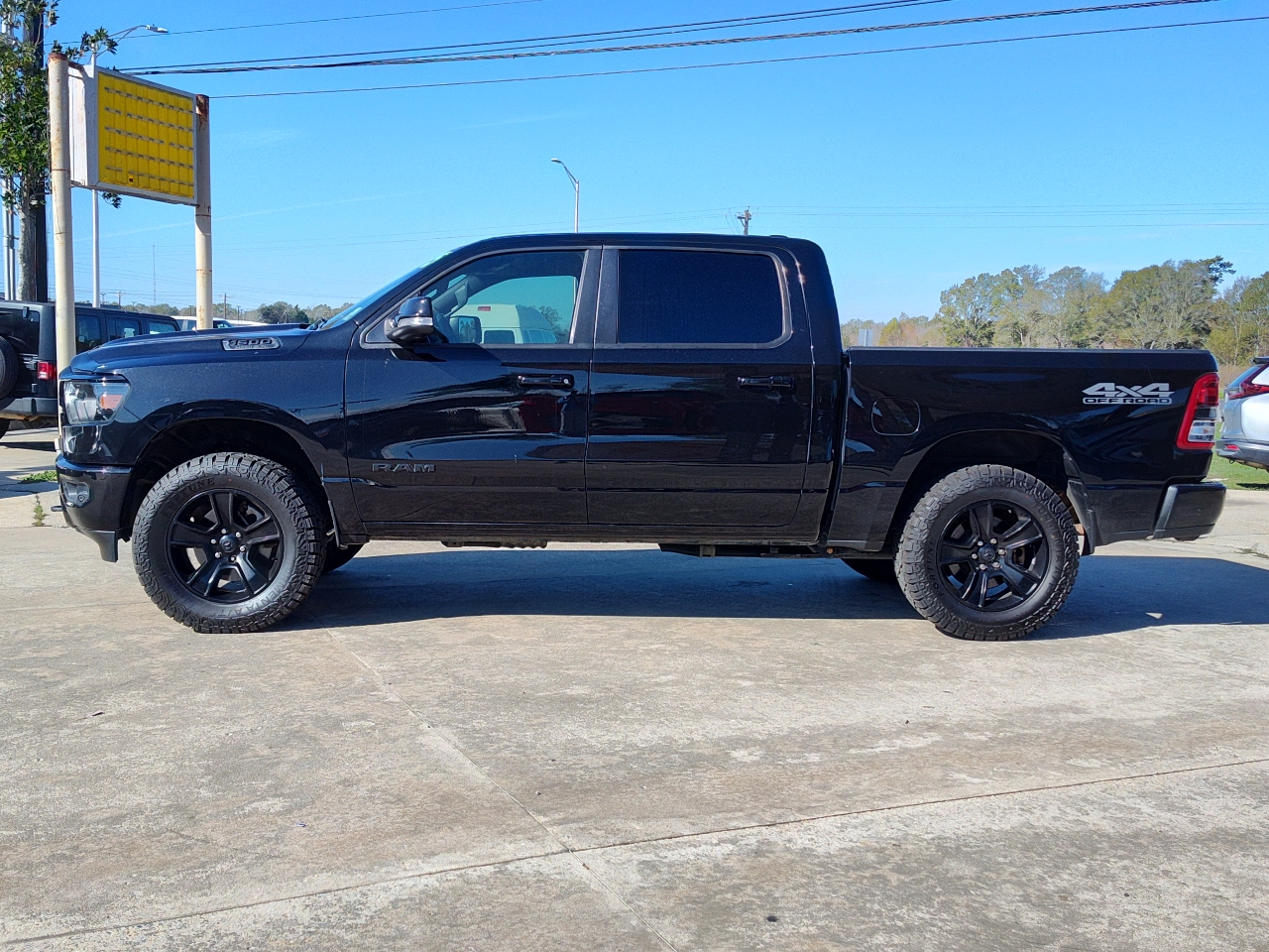 RAM 1500 Big Horn Crew Cab SWB 4WD 2020