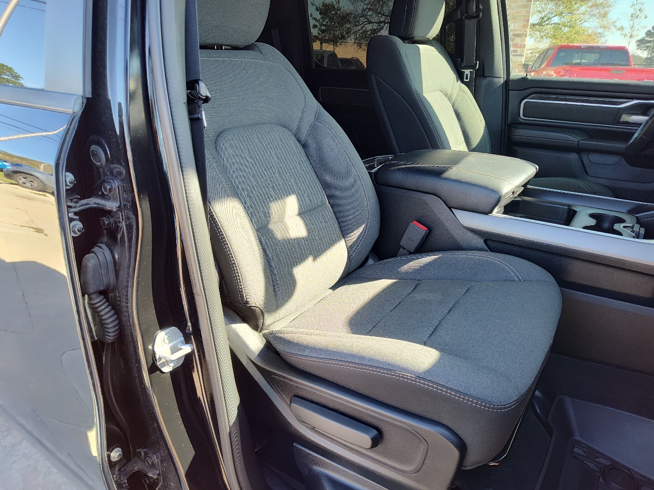 RAM 1500 Big Horn Crew Cab SWB 4WD 2020