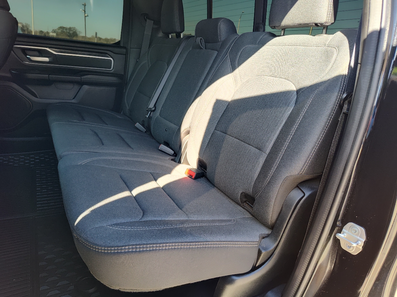 RAM 1500 Big Horn Crew Cab SWB 4WD 2020