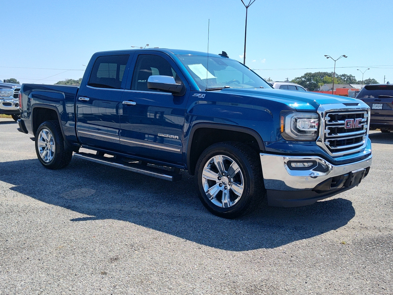 GMC Sierra 1500 SLT Crew Cab Long Box 4WD 2017 GMC Sierra 1500 SLT Crew Cab Long Box 4WD 2017