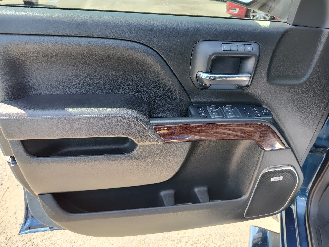 GMC Sierra 1500 SLT Crew Cab Long Box 4WD 2017 GMC Sierra 1500 SLT Crew Cab Long Box 4WD 2017