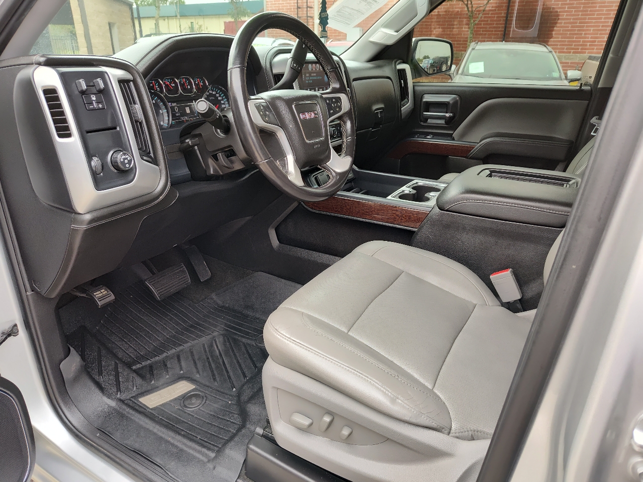 2018 Gmc Sierra 1500 SLT photo 2