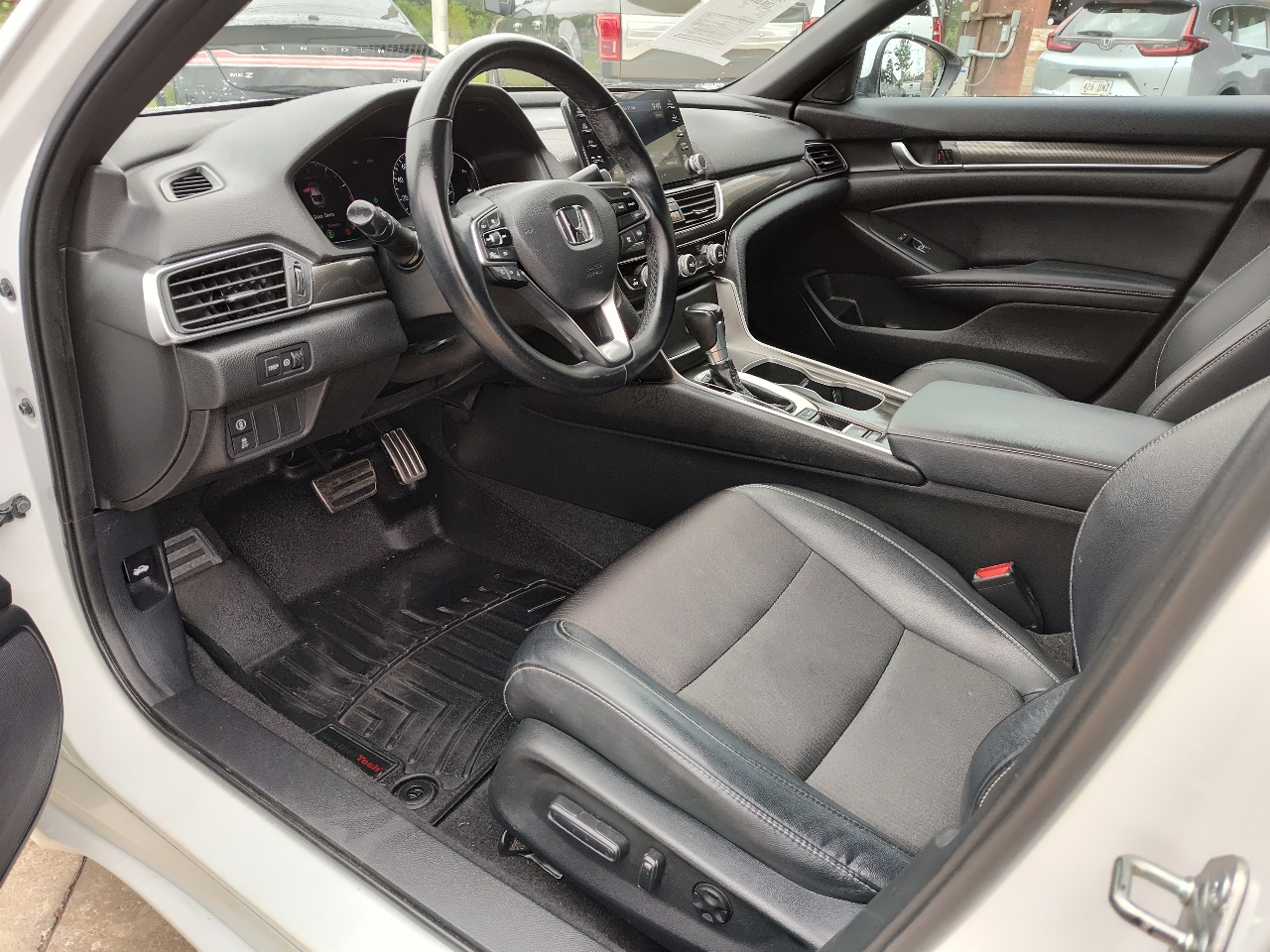 2018 Honda Accord Sport photo 2