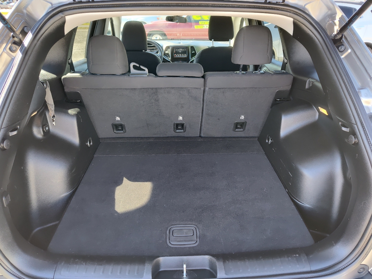 Jeep Cherokee Latitude FWD 2019 Jeep Cherokee Latitude FWD 2019