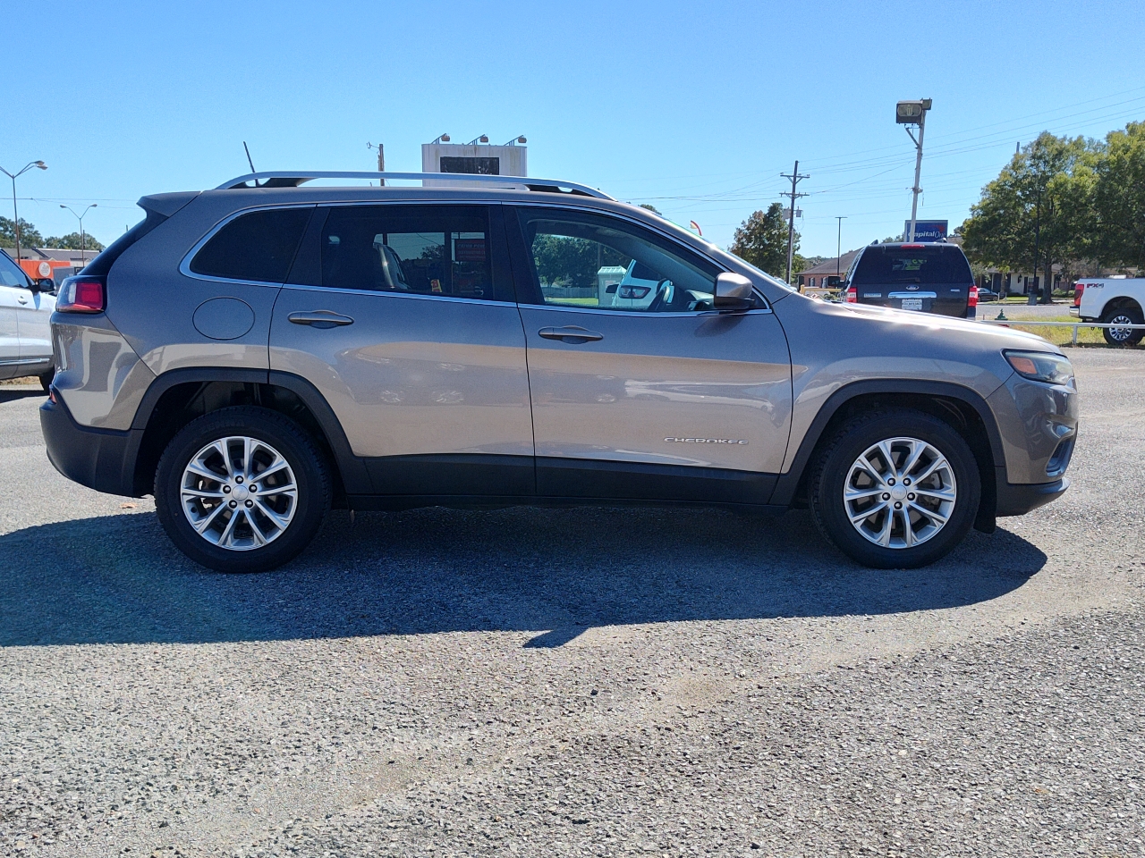 Jeep Cherokee Latitude FWD 2019 Jeep Cherokee Latitude FWD 2019