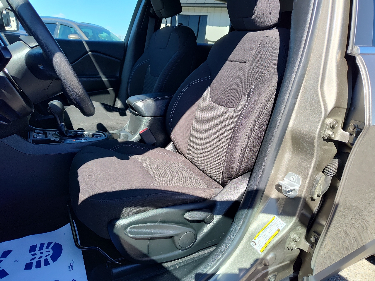 Jeep Cherokee Latitude FWD 2019 Jeep Cherokee Latitude FWD 2019