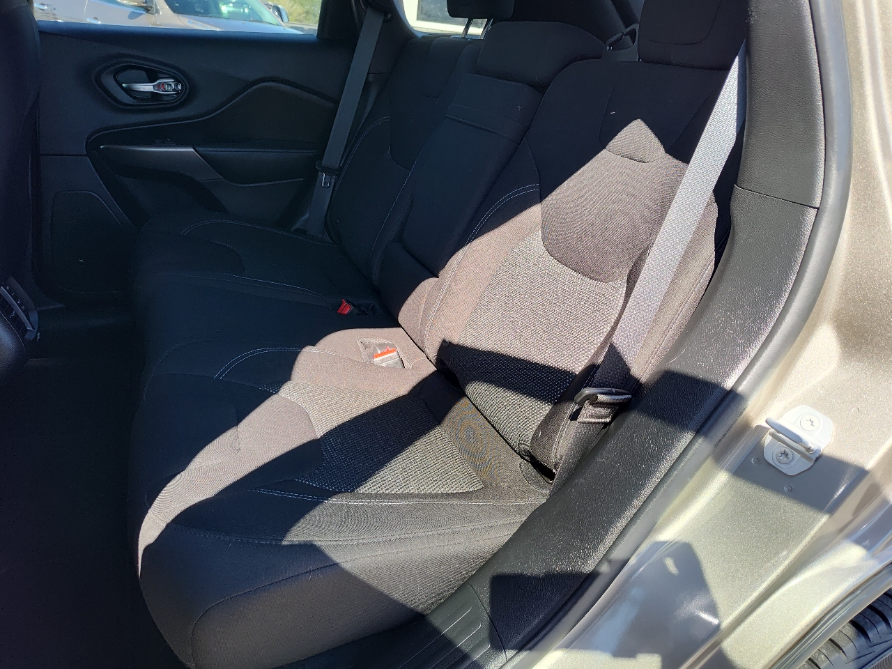 Jeep Cherokee Latitude FWD 2019 Jeep Cherokee Latitude FWD 2019