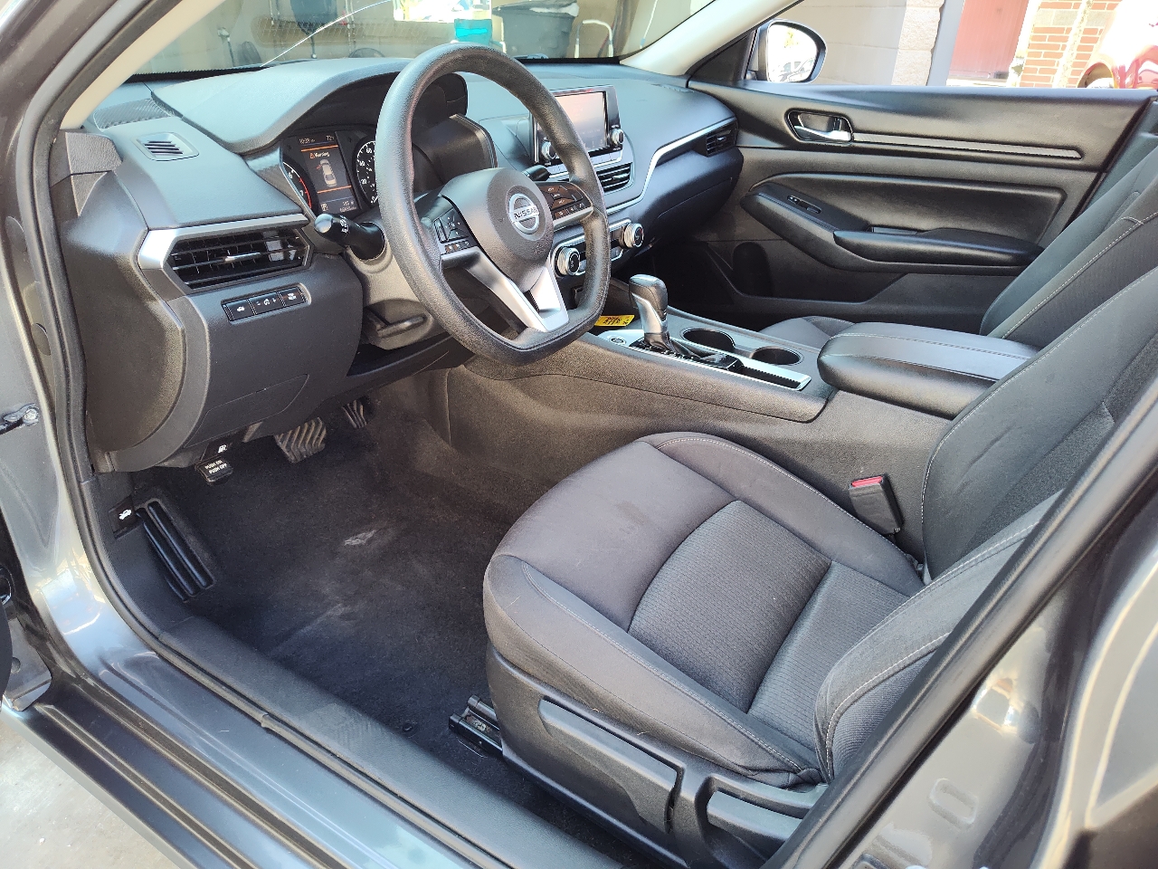 2021 Nissan Altima 2.5 photo 2