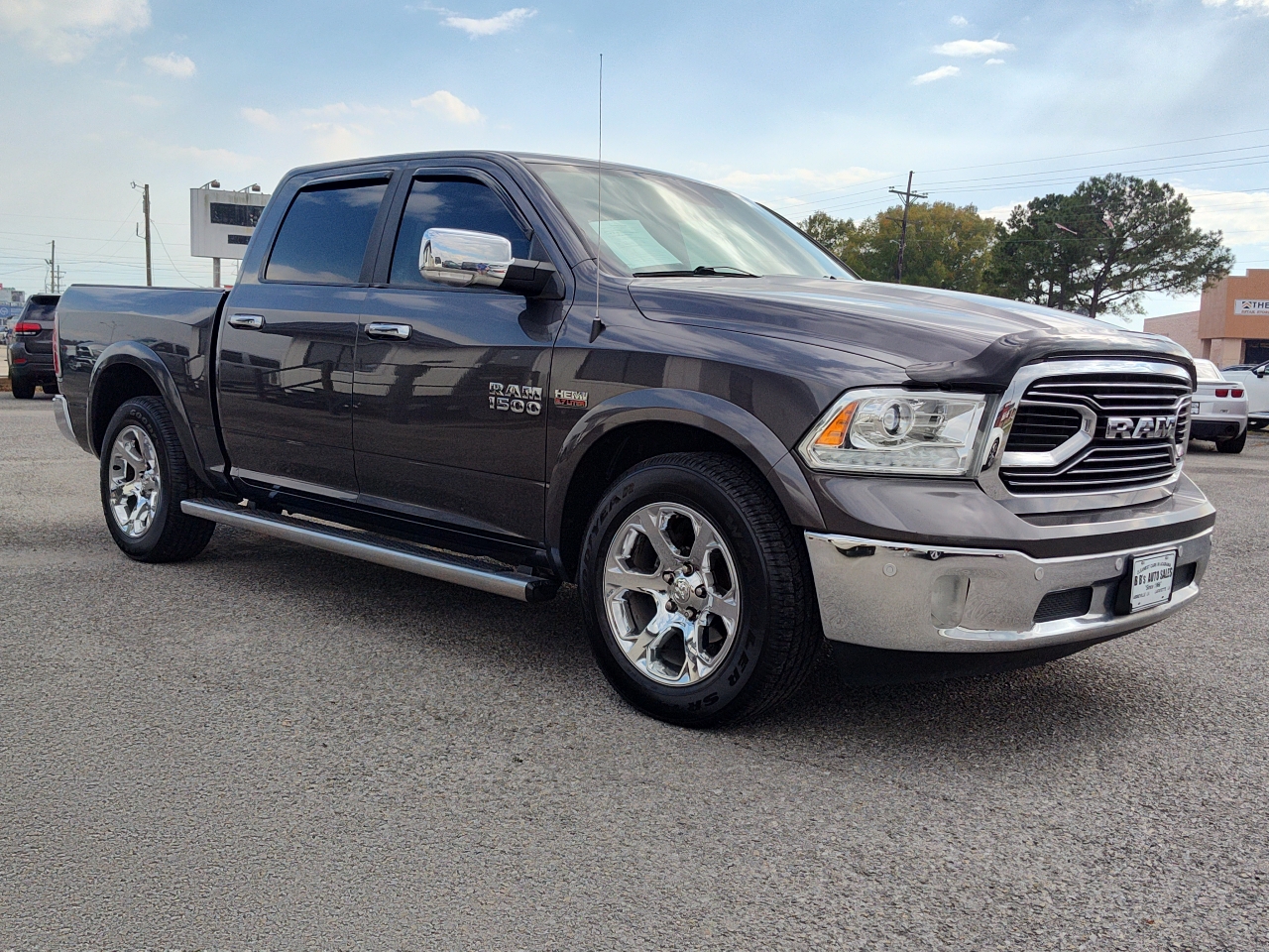 RAM 1500 Laramie 4x2 Crew Cab 5'7" Box 2018