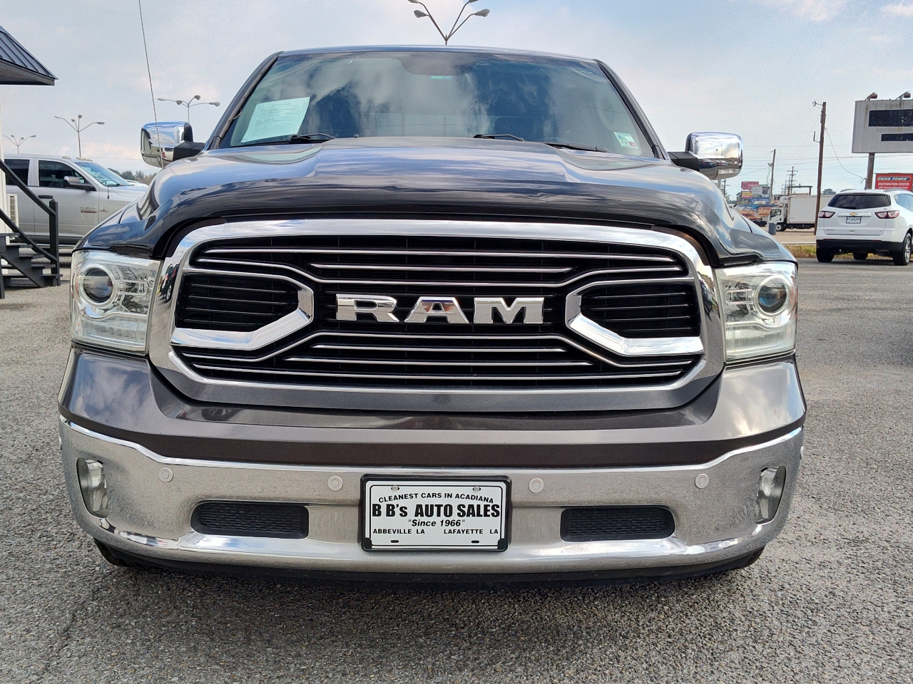 RAM 1500 Laramie 4x2 Crew Cab 5'7" Box 2018